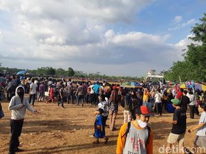 Massa Berkerumun Nonton Bola Tarkam di Serang Abai Prokes, Ini Kata Polisi Massa Berkerumun Nonton Bola Tarkam di Serang Abai Prokes, Ini Kata Polisi