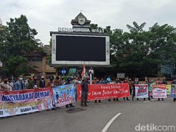 Aksi Massa Tolak Kedatangan Habib Rizieq di Demak Dibubarkan Polisi