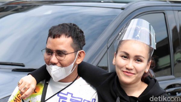 Ayu Ting Ting Senyumanmu Itu Lo...