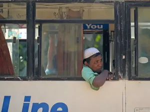 Gelombang Pertama Pengungsi Rohingnya Mulai Direlokasi