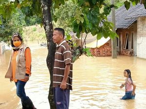 Banjir Rendam 7 Desa dan Longsor Melanda 2 Kampung di Lebak Banjir Rendam 7 Desa dan Longsor Melanda 2 Kampung di Lebak