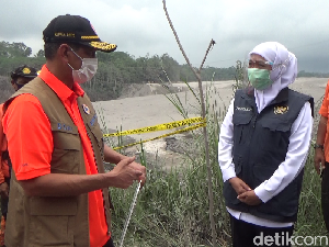 Kepala BNPB Tinjau Gunung Semeru dan Serahkan Bantuan Rp 500 Juta