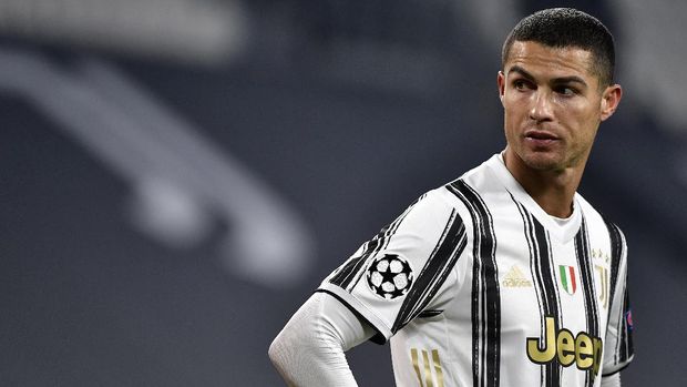 Juventus' Cristiano Ronaldo looks on during the Champions league, group G soccer match between Juventus and Ferencvaros, at the Allianz Stadium in Turin, Italy, Tuesday, Nov. 24, 2020. (Marco Alpozzi/LaPresse via AP)