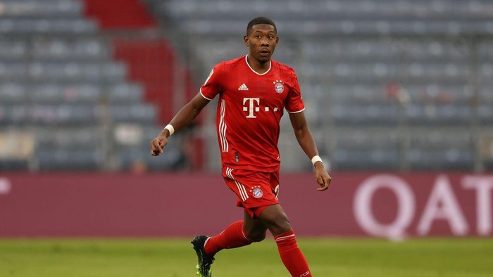 MUNICH, GERMANY - NOVEMBER 21: David Alaba of Bayern München runs with the ball during the Bundesliga match between FC Bayern Muenchen and SV Werder Bremen at Allianz Arena on November 21, 2020 in Munich, Germany. (Photo by Alexander Hassenstein/Getty Images)