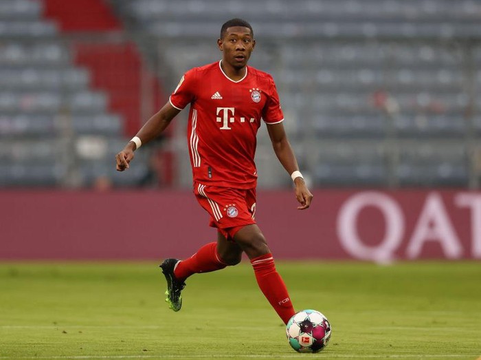 MUNICH, GERMANY - NOVEMBER 21: David Alaba of Bayern München runs with the ball during the Bundesliga match between FC Bayern Muenchen and SV Werder Bremen at Allianz Arena on November 21, 2020 in Munich, Germany. (Photo by Alexander Hassenstein/Getty Images)
