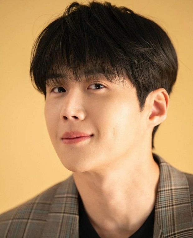 Kim Seon Ho Dispatch - Korean Idol