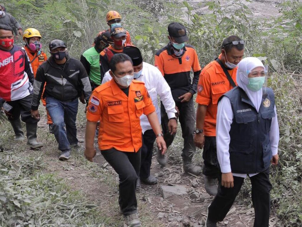Sinergitas BNPB, Pemprov Jatim dan Pemkab Lumajang Atasi Dampak Erupsi Semeru Sinergitas BNPB, Pemprov Jatim dan Pemkab Lumajang Atasi Dampak Erupsi Semeru