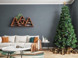 10 Cara Menghias Pohon Natal yang Kreatif Agar Tampilannya Lebih Estetik