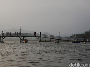 Lagi Hits di Bandung, Namanya Jembatan Bucin, Membelah Sungai Citarum Lagi Hits di Bandung, Namanya Jembatan Bucin, Membelah Sungai Citarum