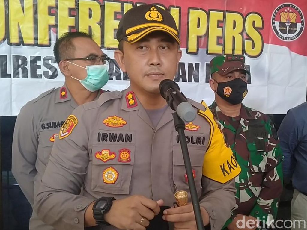 Oknum Polisi Pekalongan yang Viral Ancam Habib Rizieq Diperiksa Propam Oknum Polisi Pekalongan yang Viral Ancam Habib Rizieq Diperiksa Propam