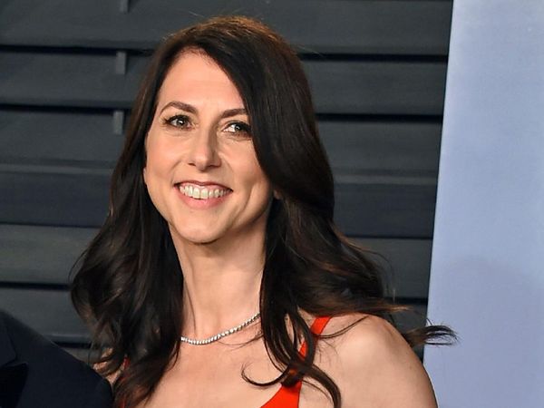Ini MacKenzie Scott, Mantan Jeff Bezos yang Donasi Rp 38 T untuk Amal