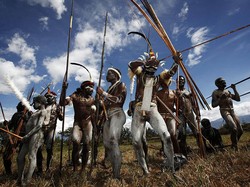 Fakta-fakta Koteka dan Rok Rumput Khas Suku Yali di Papua