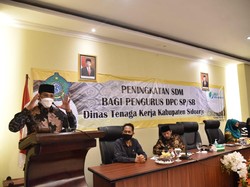 Pj Bupati Sidoarjo Buka Bimtek Serikat Buruh untuk Peningkatan SDM