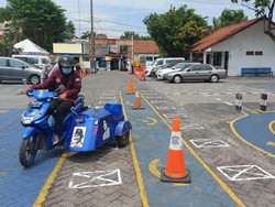 Bandeng Gresik, Cara Polisi Peduli dengan Penyandang Disabilitas