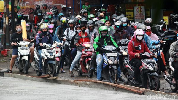 Ada Proyek Perbaikan Jalan, Ciledug Macet