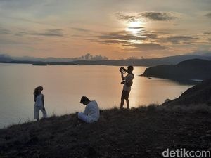 Jumlah Wisatawan Nusantara Menyusut 61 Persen