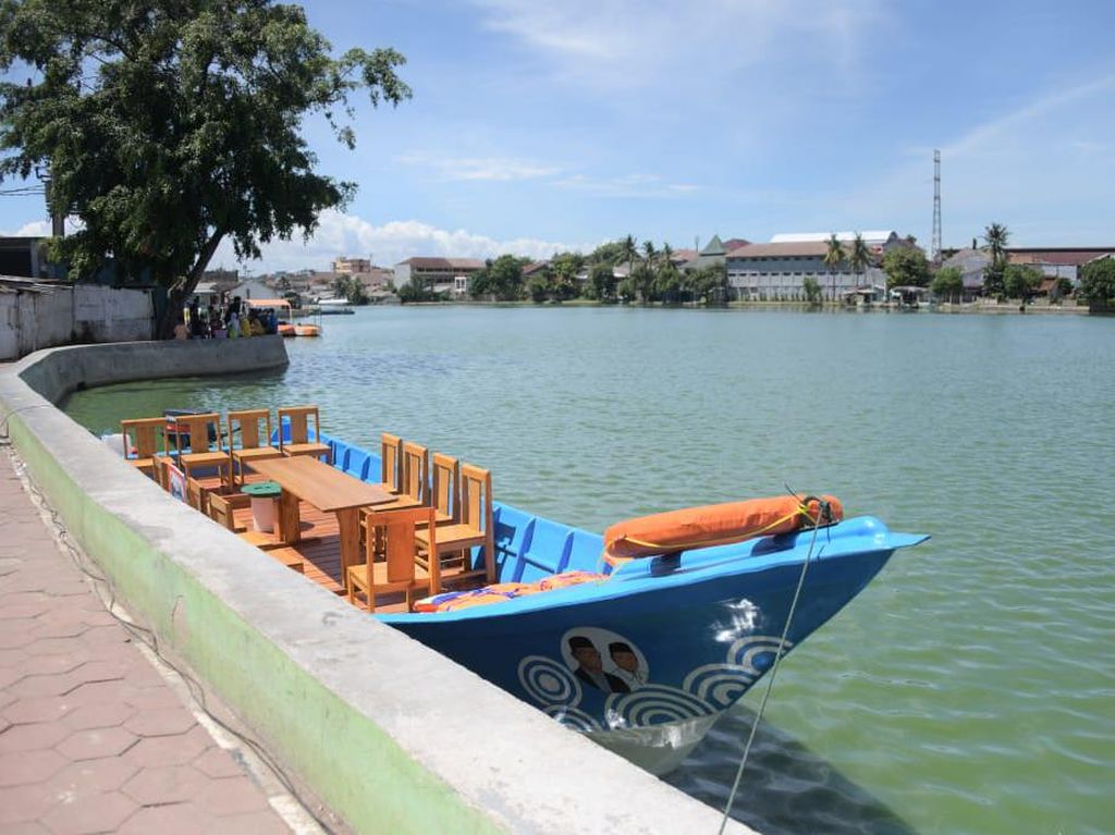 Warga Depok Jangan ke Mal Terus, Ada Perahu Wisata di Situ Rawa Besar Warga Depok Jangan ke Mal Terus, Ada Perahu Wisata di Situ Rawa Besar
