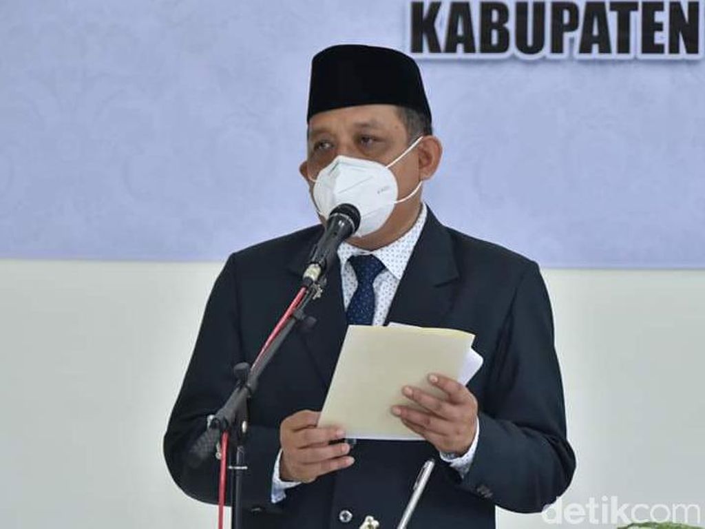 Sekda Trenggalek Positif COVID-19 Sekda Trenggalek Positif COVID-19