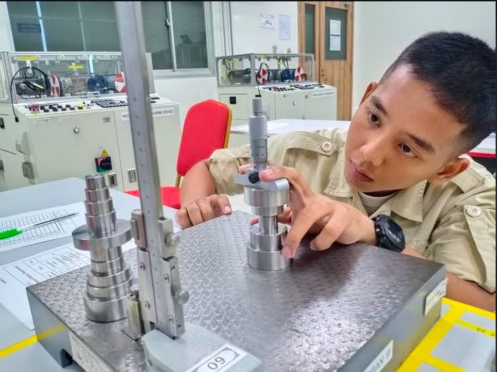 Toyota Kembali Meluluskan 64 Teknisi Terbaik Toyota Kembali Meluluskan 64 Teknisi Terbaik