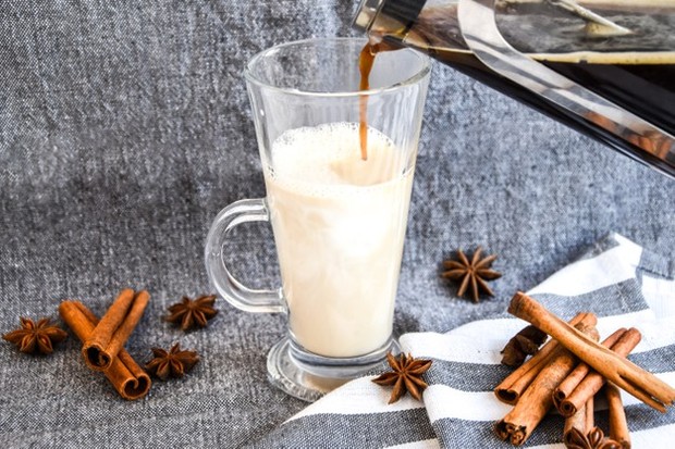 Alkohol Tidak Bermanfaat untuk Kesehatan/freepik.com Meskipun eggnog menggunakan bahan-bahan sehat, semua khasiatnya tetap akan terkikis karena faktanya ini adalah minuman beralkohol.