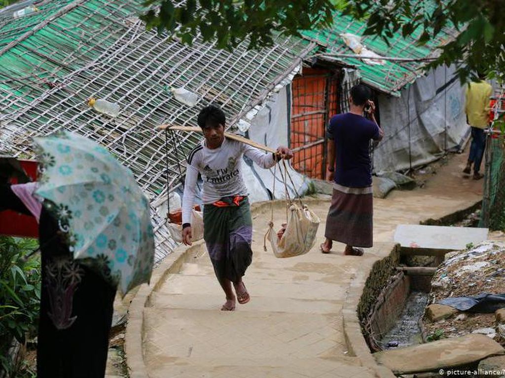 Bangladesh Relokasi Pengungsi Rohingya ke Pulau Tak Berpenghuni Bangladesh Relokasi Pengungsi Rohingya ke Pulau Tak Berpenghuni