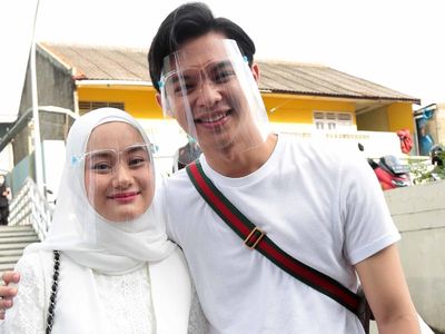 Rey Mbayang Merasa Beruntung Dapat Dinda Hauw