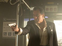 Sinopsis Film Bus 657 (Heist), Ayah Merampok Kasino Demi Pengobatan Anaknya