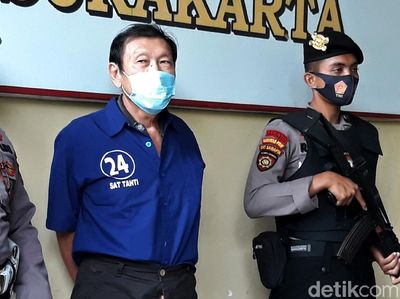 Foto Pelaku Penembakan Mobil Bos Tekstil di Solo Berbaju Tahanan