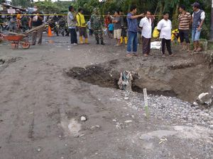 Jembatan di Deli Serdang Amblas Imbas Longsor
