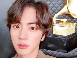 Jin BTS Punya Bibir Paling Sempurna Menurut Dokter Bedah, Ini Alasannya
