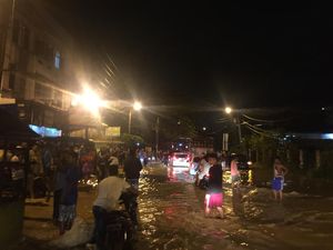 Banjir Landa Kawasan Tanjung Selamat Medan, 500 KK Terdampak Dievakuasi Banjir Landa Kawasan Tanjung Selamat Medan, 500 KK Terdampak Dievakuasi