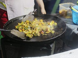 Kulineran Malam yang Seru di Pasar Modern Paramount