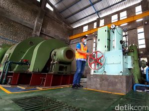 Mengintip Pembangkit Listrik di Kaki Gunung Slamet Mengintip Pembangkit Listrik di Kaki Gunung Slamet