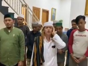 3 Fakta Penangkapan Rehan Al Qadri yang Serukan Azan Hayya Alal Jihad 3 Fakta Penangkapan Rehan Al Qadri yang Serukan Azan Hayya Alal Jihad