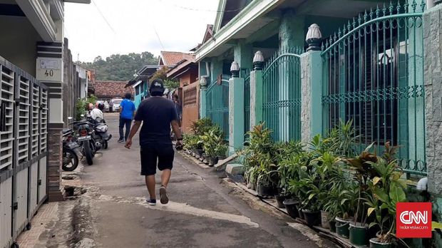Tim Detasemen khusus (Densus) 88 Antitetor Mabes Polri mengamankan seorang pria terduga penganut paham radikalisme pada Jumat (4/12).