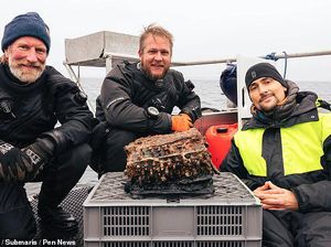 Mesin Canggih Enigma Andalan Nazi Ditemukan Dalam Lautan Mesin Canggih Enigma Andalan Nazi Ditemukan Dalam Lautan