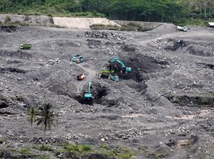 Potret Penambangan Pasir di Aliran Gunung Semeru