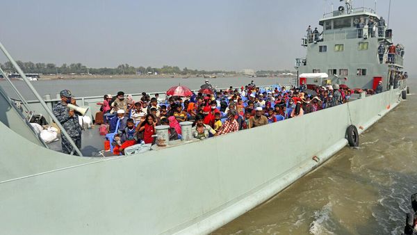 Potret Ribuan Pengungsi Rohingya Direlokasi ke Pulau Terpencil