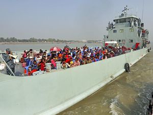 Potret Ribuan Pengungsi Rohingya Direlokasi ke Pulau Terpencil