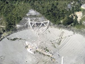Detik-detik Robohnya Teleskop Raksasa Pencari Alien Detik-detik Robohnya Teleskop Raksasa Pencari Alien