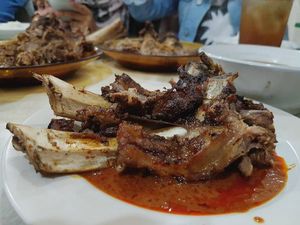 5 Resto Khas Makassar di Jakarta Ini Sajikan Coto hingga Konro Bakar 5 Resto Khas Makassar di Jakarta Ini Sajikan Coto hingga Konro Bakar