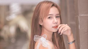 7 Potret Rosya Silvina, Wanita Cantik yang Joget Bareng Hotman Paris