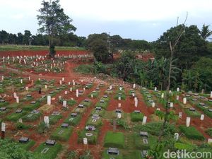 Lahan di Pondok Ranggon Penuh, Jenazah COVID Muslim Dimakamkan di TPU Tegal Alur Lahan di Pondok Ranggon Penuh, Jenazah COVID Muslim Dimakamkan di TPU Tegal Alur