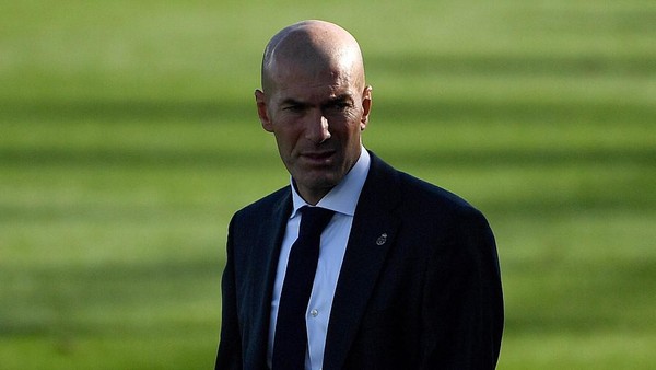 Real Madrids French coach Zinedine Zidane reacts during the Spanish League football match between Real Madrid and SD Huesca at the Alfredo Di Stefano stadium in Valdebebas, northeastern Madrid, on October 31, 2020. (Photo by OSCAR DEL POZO / AFP)