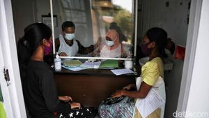Melihat Aktivitas Petugas Medis di Pulau Terluar Rupat