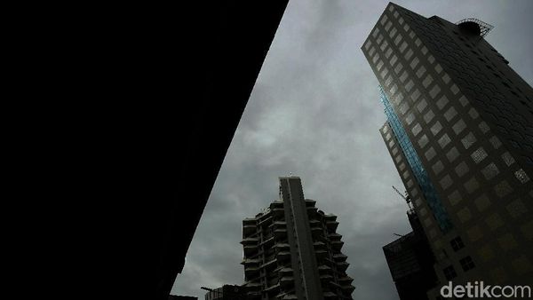 Awan Mendung Selimuti Langit Jakarta