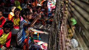 Bermain dengan Keindahan Cahaya Ibu Kota di Ujung Jakarta