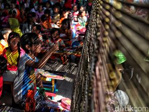 Bermain dengan Keindahan Cahaya Ibu Kota di Ujung Jakarta Bermain dengan Keindahan Cahaya Ibu Kota di Ujung Jakarta