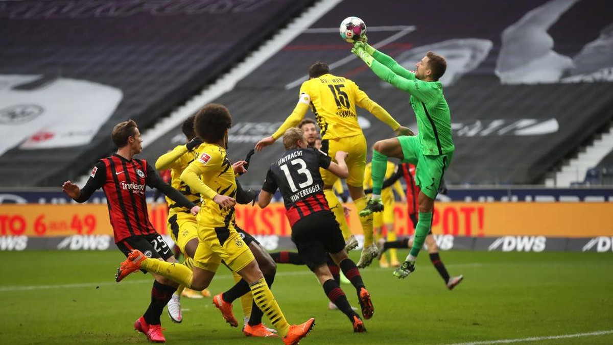 Frankfurt vs Dortmund tuntas tanpa pemenang. (Foto: Getty Images/Alex Grimm)