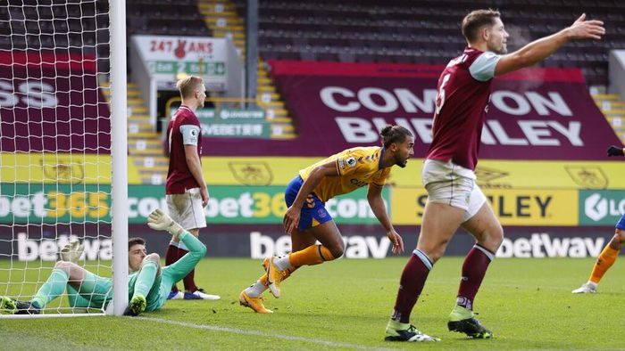Burnley Vs Everton Evertons Dominic Calvert-Lewin, center, celebrates scoring their first goal during the English Premier League soccer match between Burnley and Everton at Turf Moor in Burnley, north west England, Saturday, Dec. 5, 2020. (Clive Brunskill//Pool via AP)